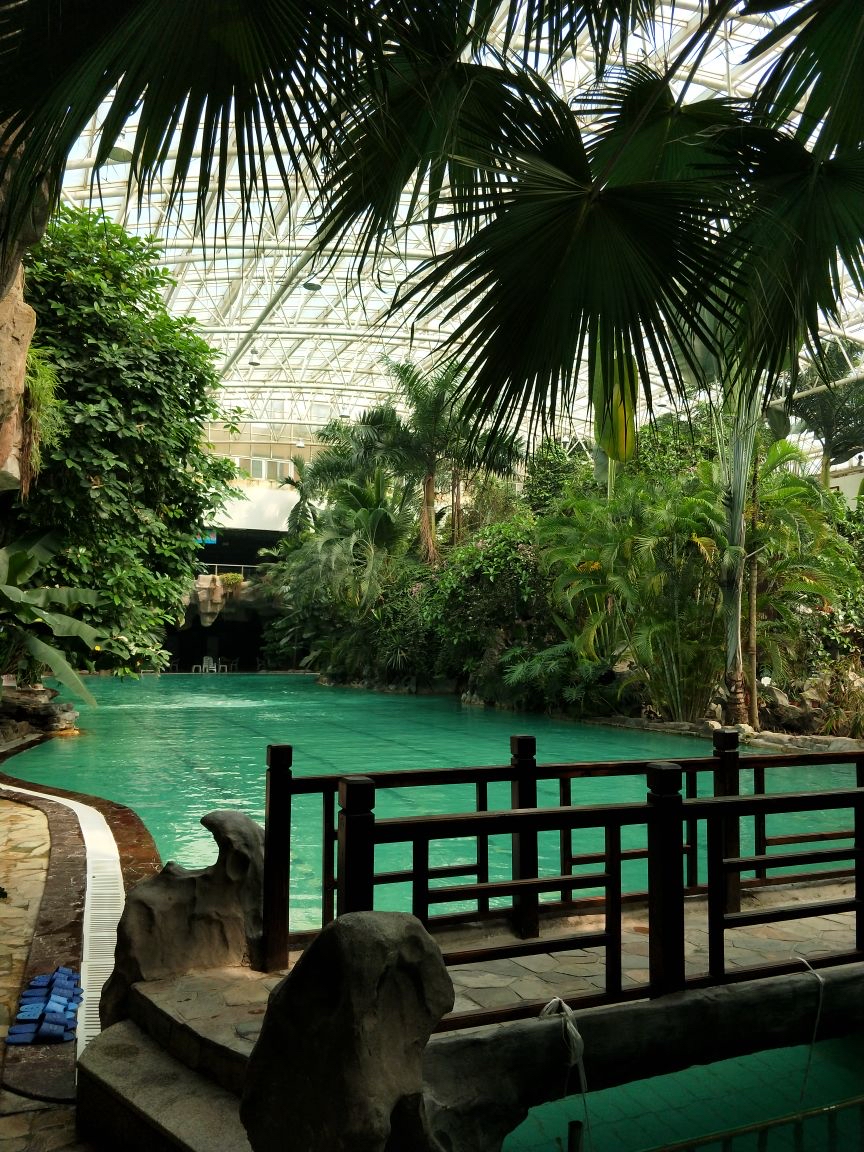 Горячие источники Lu Neng