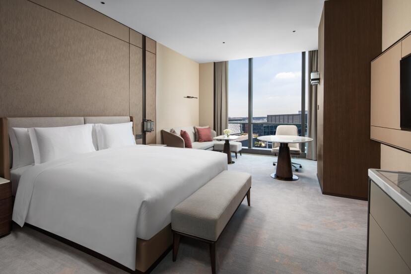 Crowne Plaza Shanghai Hongqiao by IHG 5