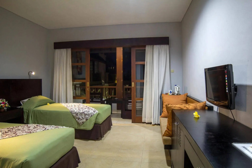 Fourteen Roses Beach Hotel 2