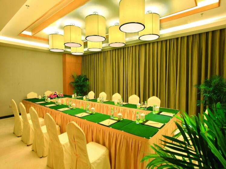 Barry Boutique Seaview Hotel Sanya 8