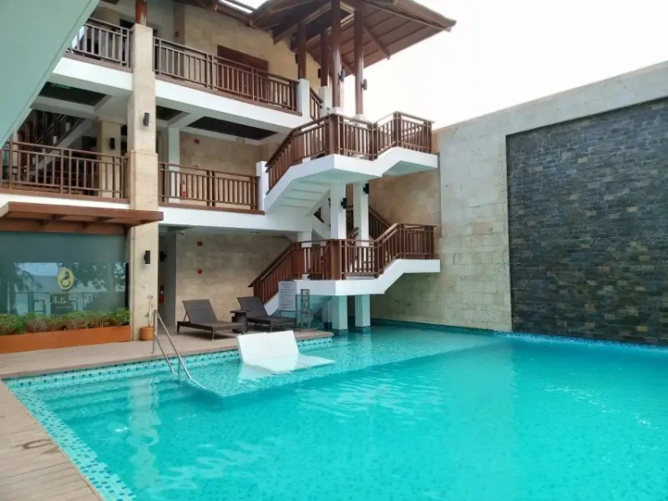 Mandarin White Sand Boracay 13