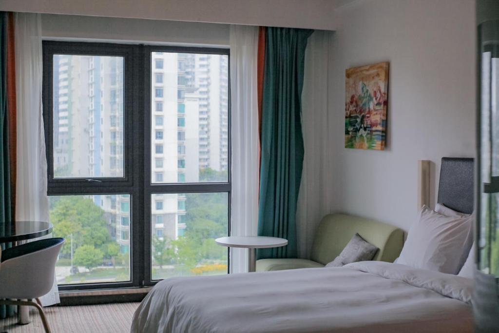 Holiday Inn Express Shanghai Putuo 33