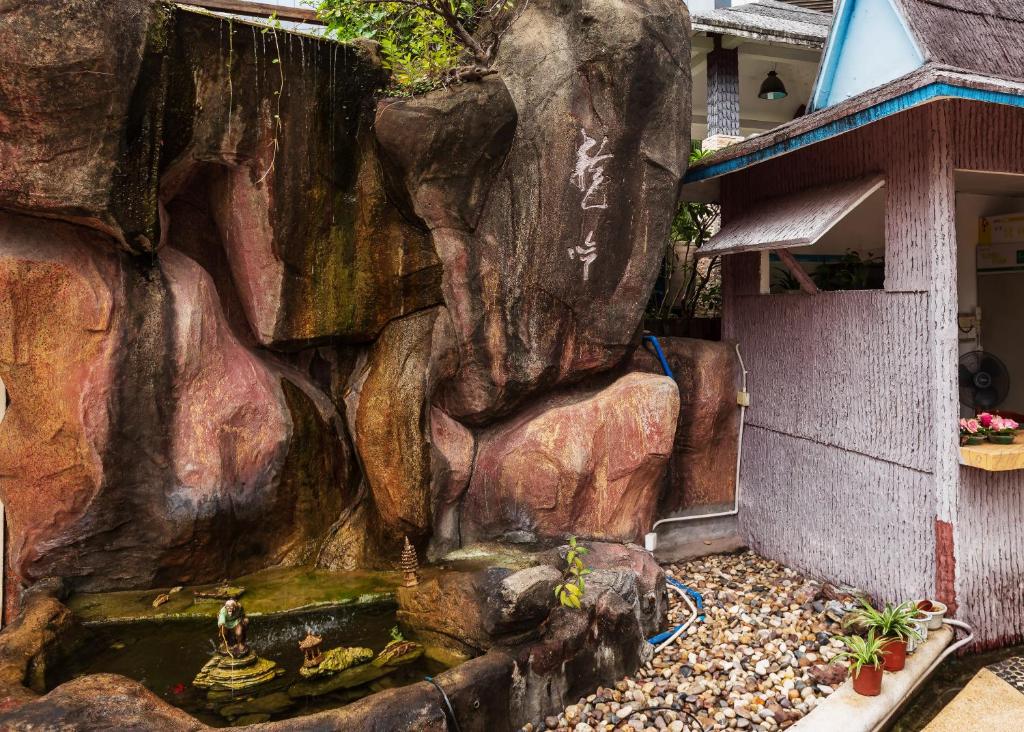 Ocean Hotel Guangzhou-TaoJin Metro Station 36