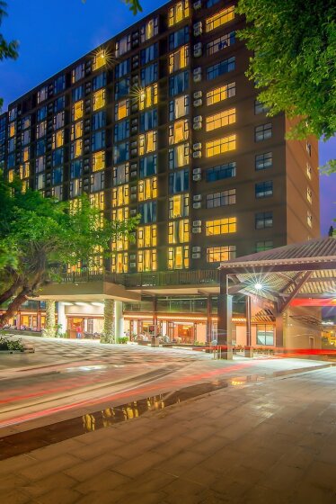 Sanya Searainbow Hotel