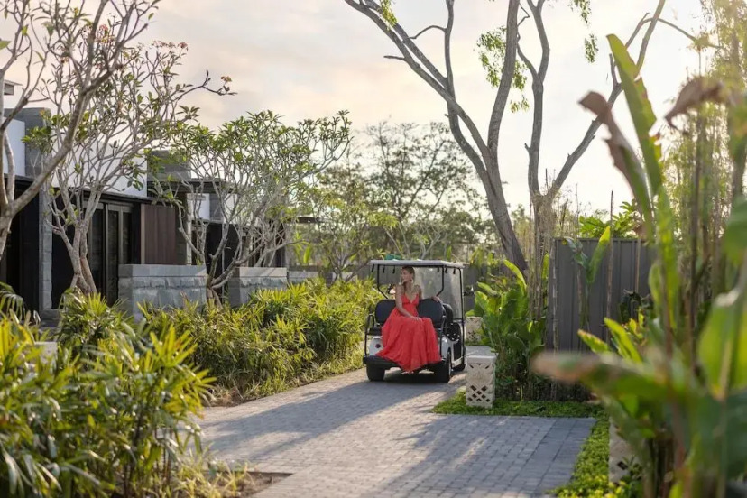 Sumitra Luxury Villas & Resort by Pramana 24