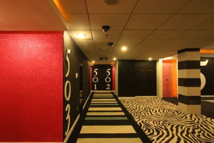 Elegance Bund Hotel 8