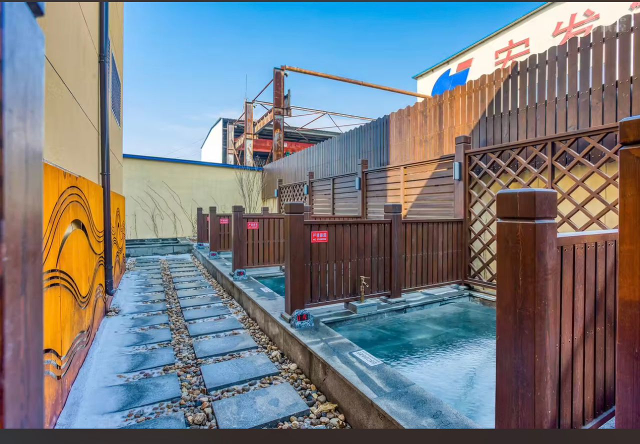 Lin Quan Ge Hotel 3*