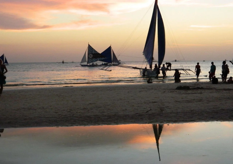 Two Seasons Boracay Resort 18