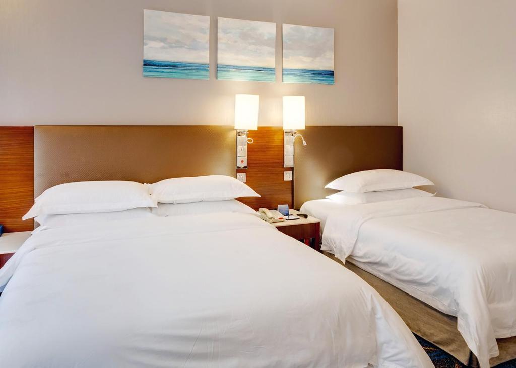 Ocean Hotel Guangzhou-TaoJin Metro Station 41