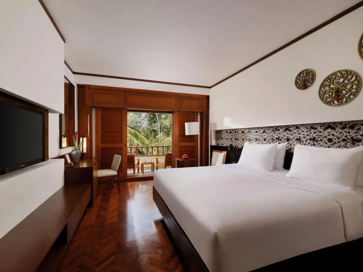 Nusa Dua Beach Hotel and Spa  10