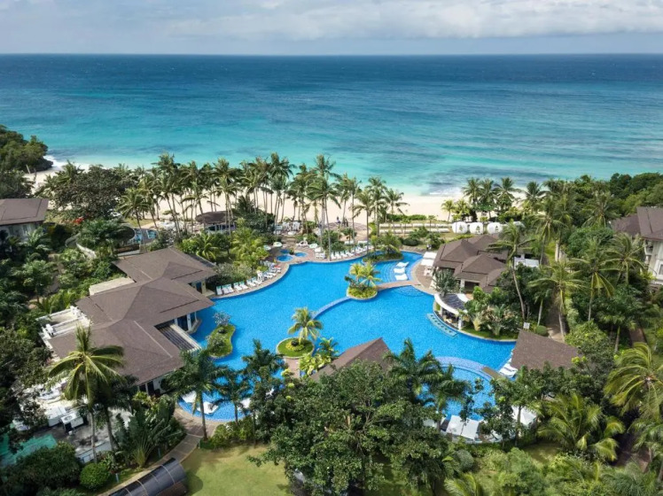 Movenpick Resort & Spa Boracay 0