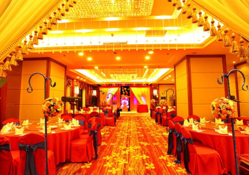 Central Plaza Hotel Dalian 6