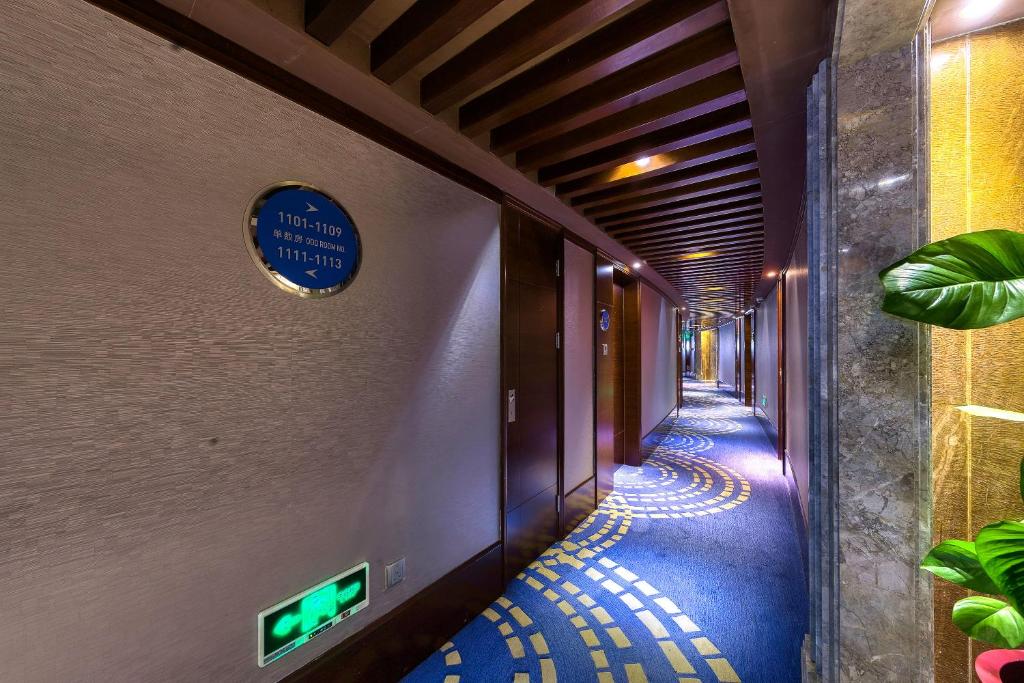 Ocean Hotel Guangzhou-TaoJin Metro Station 31