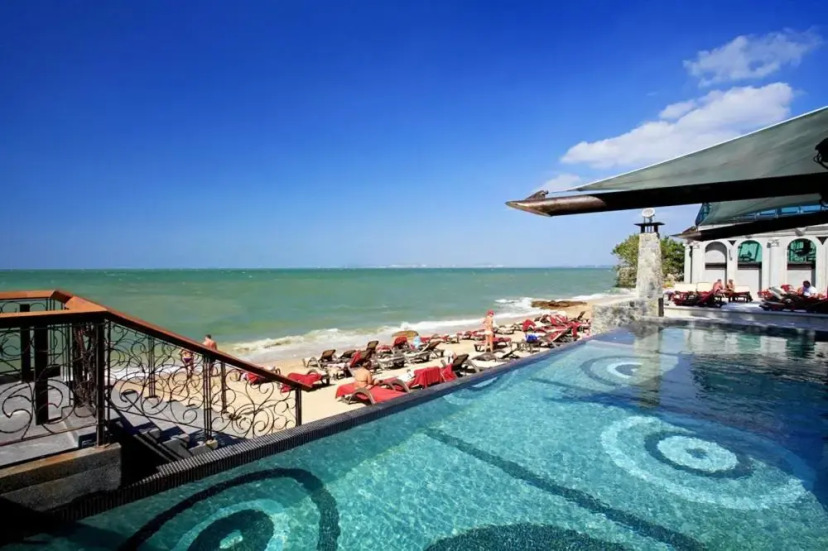 Pattaya Modus Beachfront Resort 31
