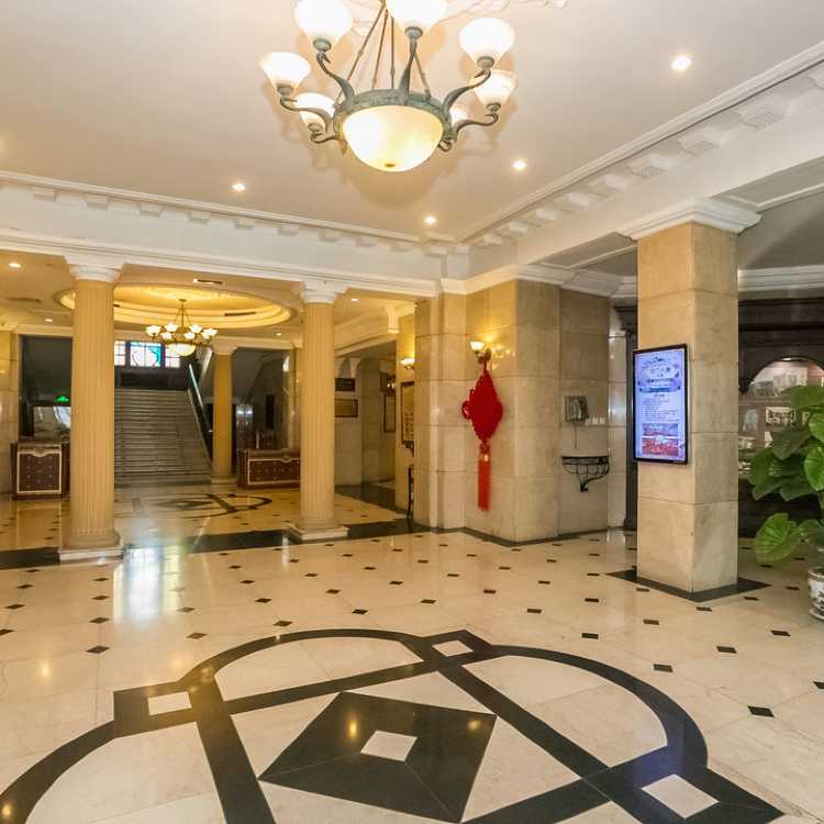 Longmen Building Hotel 3