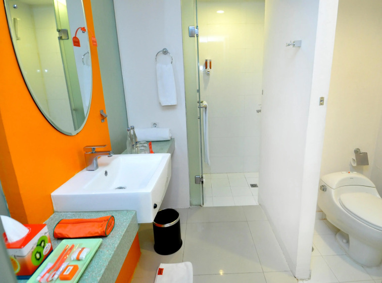 HARRIS Hotel & Residence Riverview Kuta Bali 15