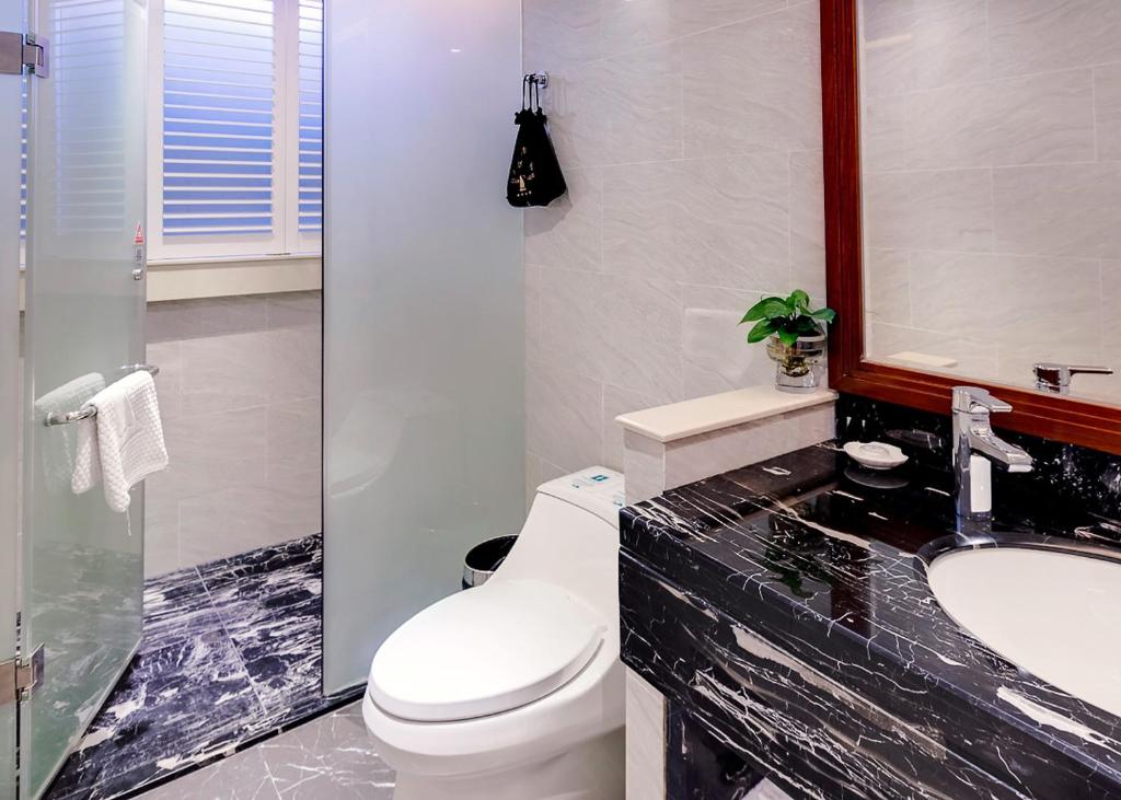 Ocean Hotel Guangzhou-TaoJin Metro Station 38