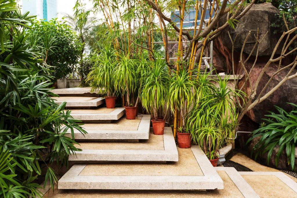 Ocean Hotel Guangzhou-TaoJin Metro Station 16