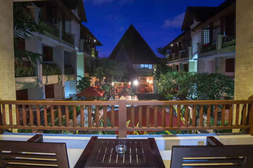 Fourteen Roses Beach Hotel 15