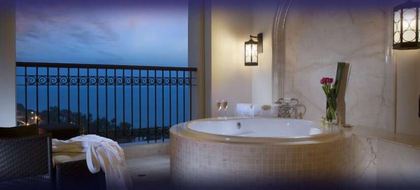 Crowne Plaza Resort Sanya Bay 8