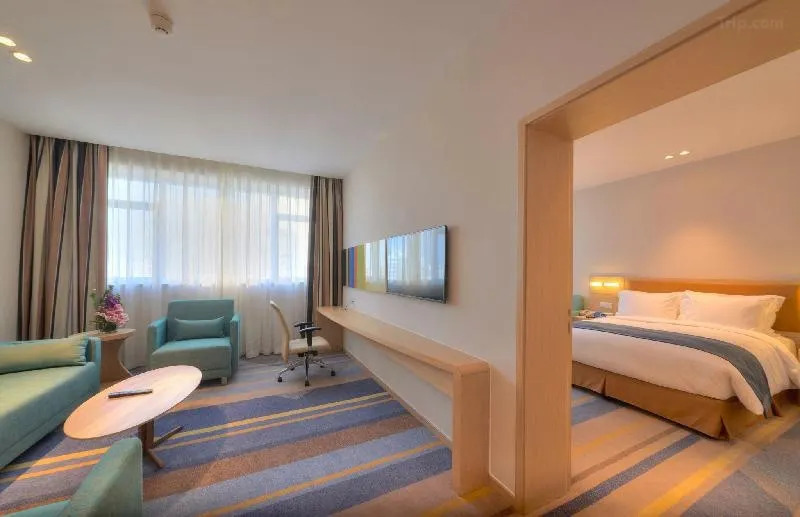 Holiday Inn Express Shanghai Zhenping 4
