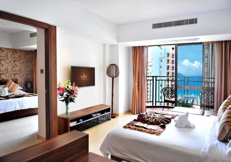 Barry Boutique Seaview Hotel Sanya 4