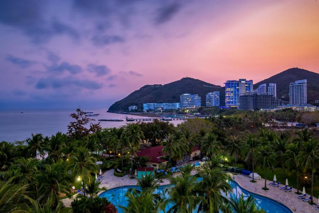 Sunshine Resort Intime Sanya 36