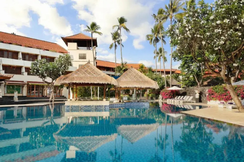 Nusa Dua Beach Hotel and Spa  0