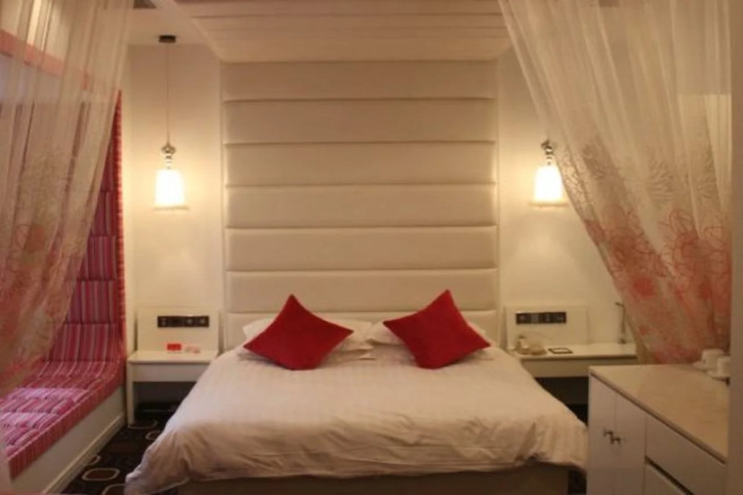 Elegance Bund Hotel 4