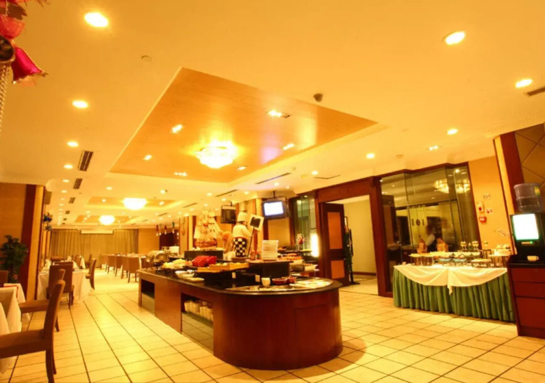 Central Plaza Hotel Dalian 10