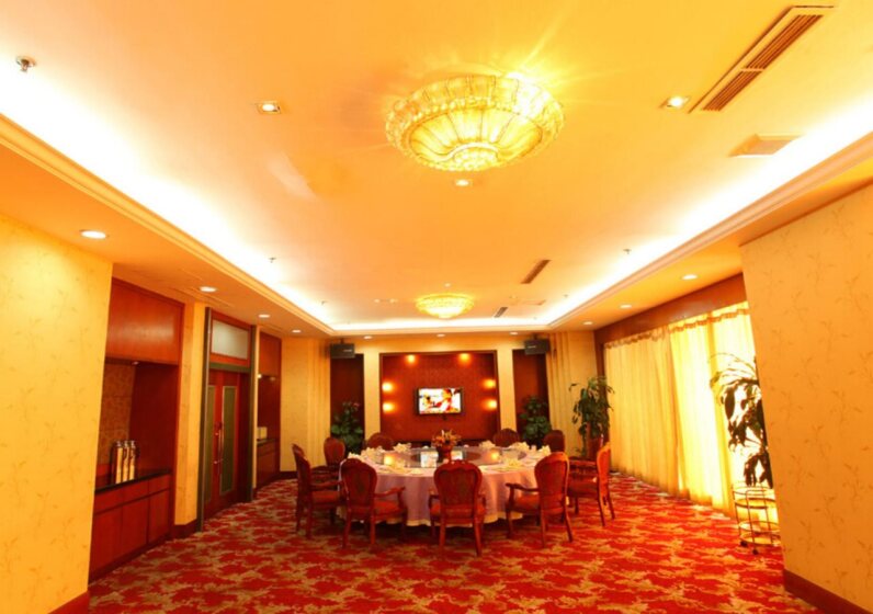 Central Plaza Hotel Dalian 3