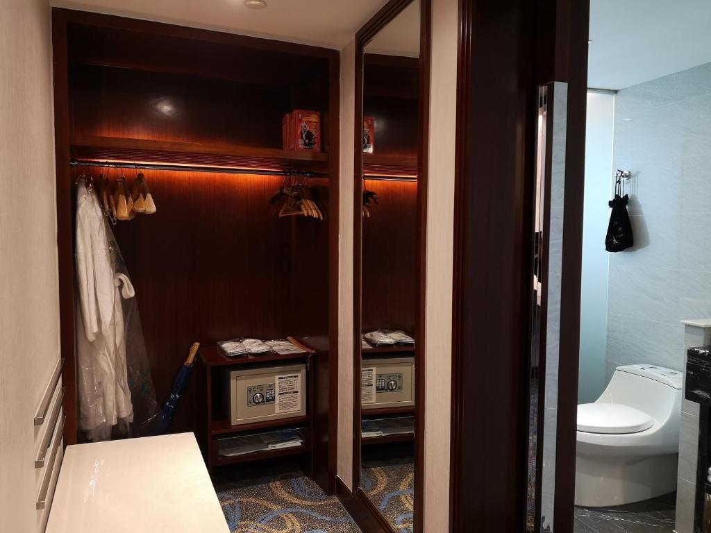 Ocean Hotel Guangzhou-TaoJin Metro Station 39