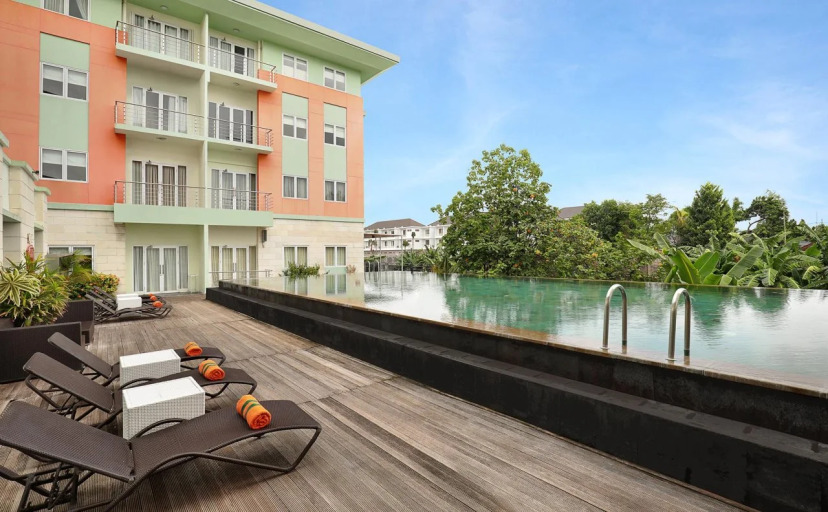 HARRIS Hotel & Residence Riverview Kuta Bali 13