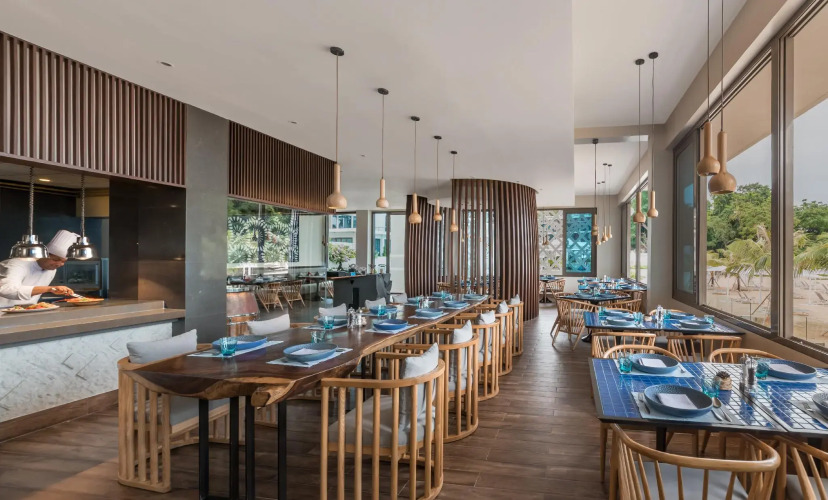 Crimson Resort & Spa Boracay 25