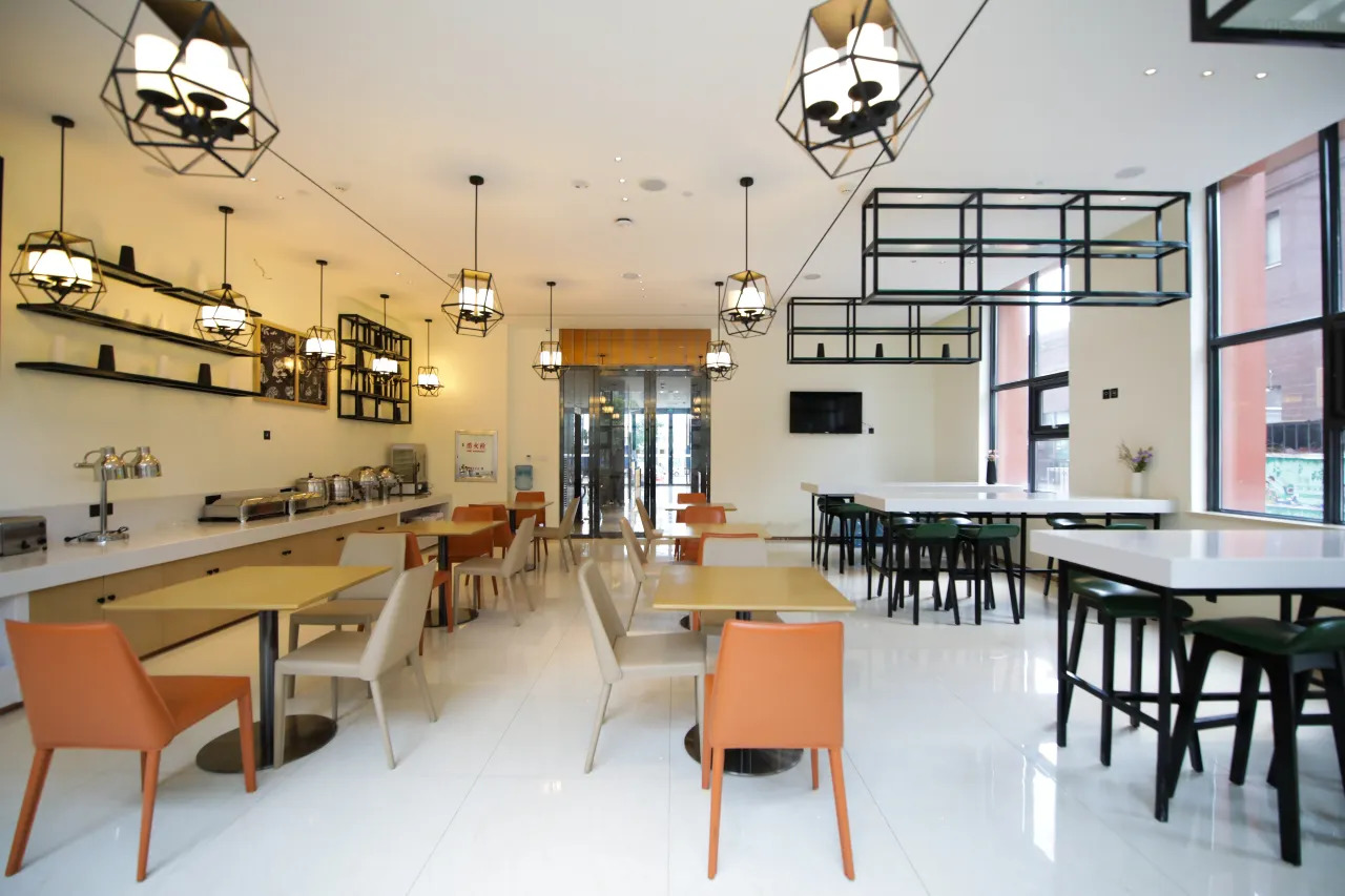 City Convenience Hotel (Changchun High-tech Zone Guanggu Street Store) 12