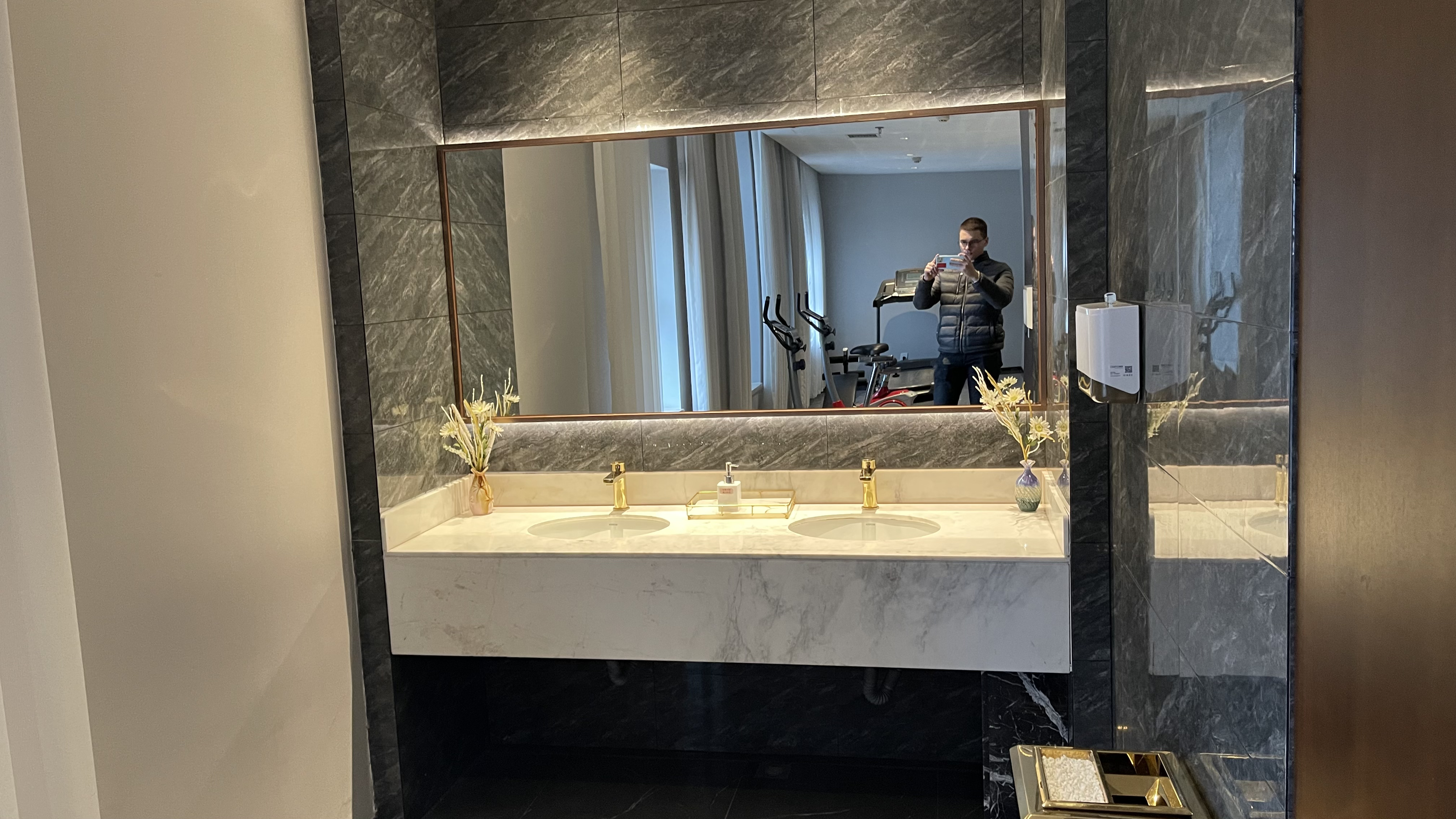 Meihao Lizhi Hotel (Dalian Station Zhongshan Square) 6