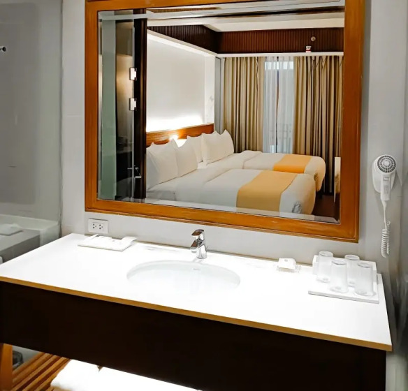 Mandarin White Sand Boracay 8