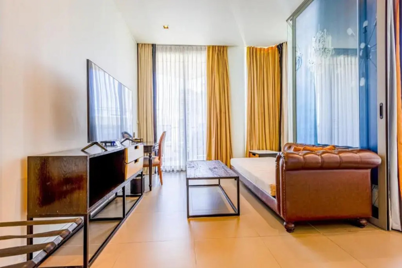 Pattaya Modus Beachfront Resort 9