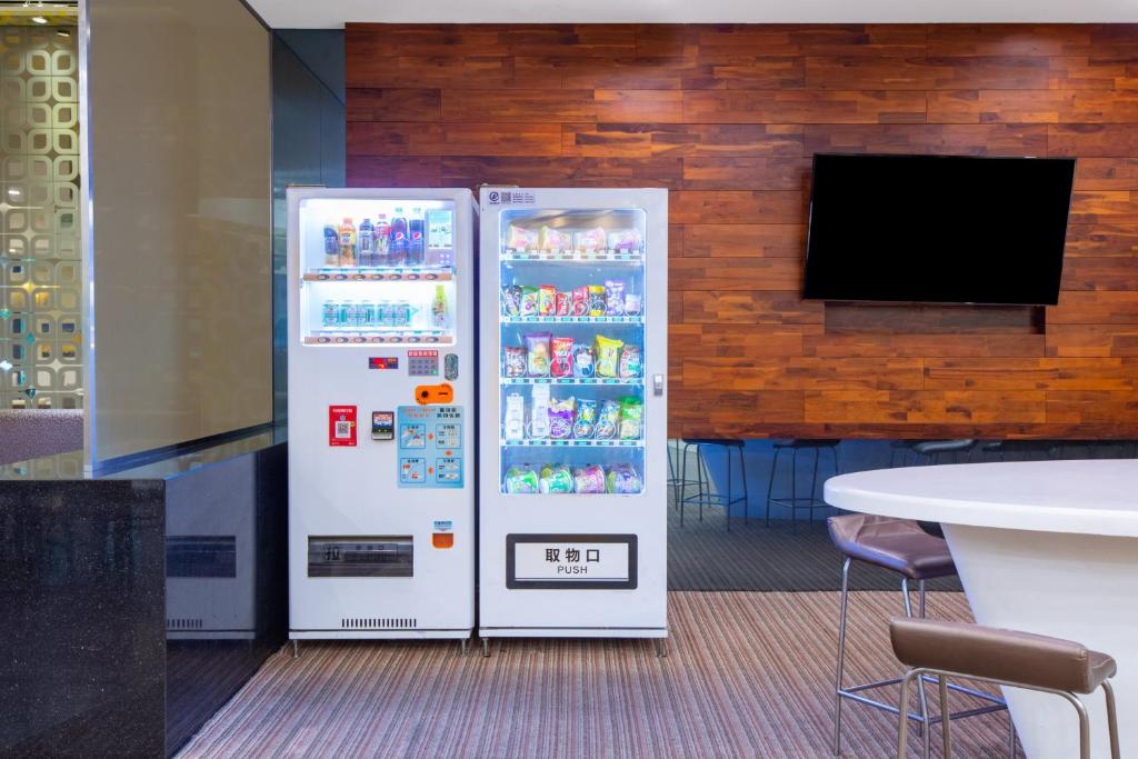 Holiday Inn Express Shanghai Putuo 6