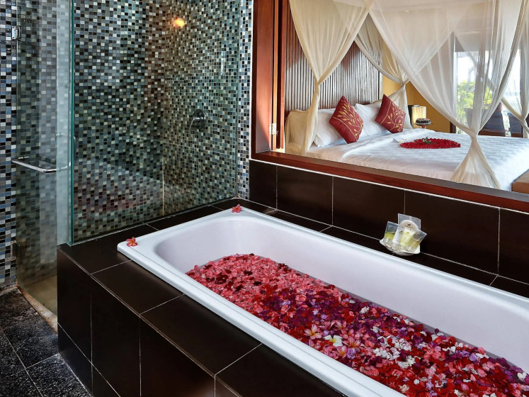 Nirwana Beach & Resort 32