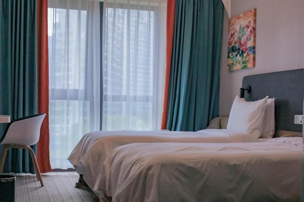 Holiday Inn Express Shanghai Putuo 23