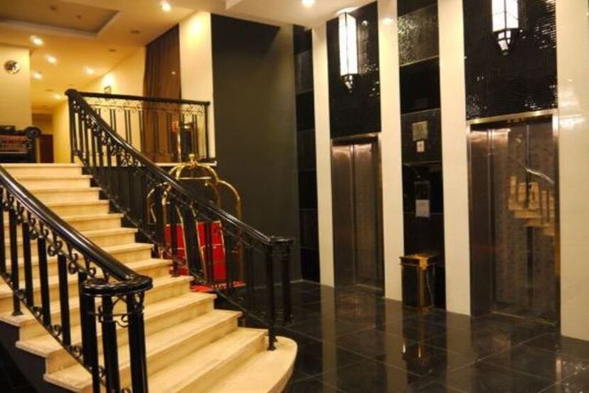 Elegance Bund Hotel 9