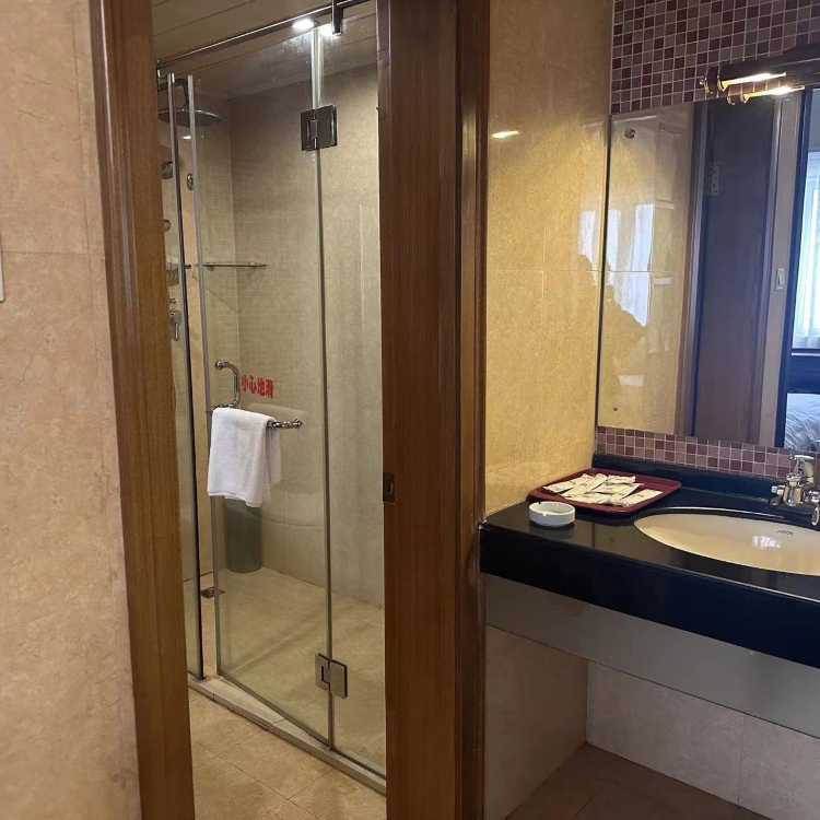 Longmen Building Hotel 21