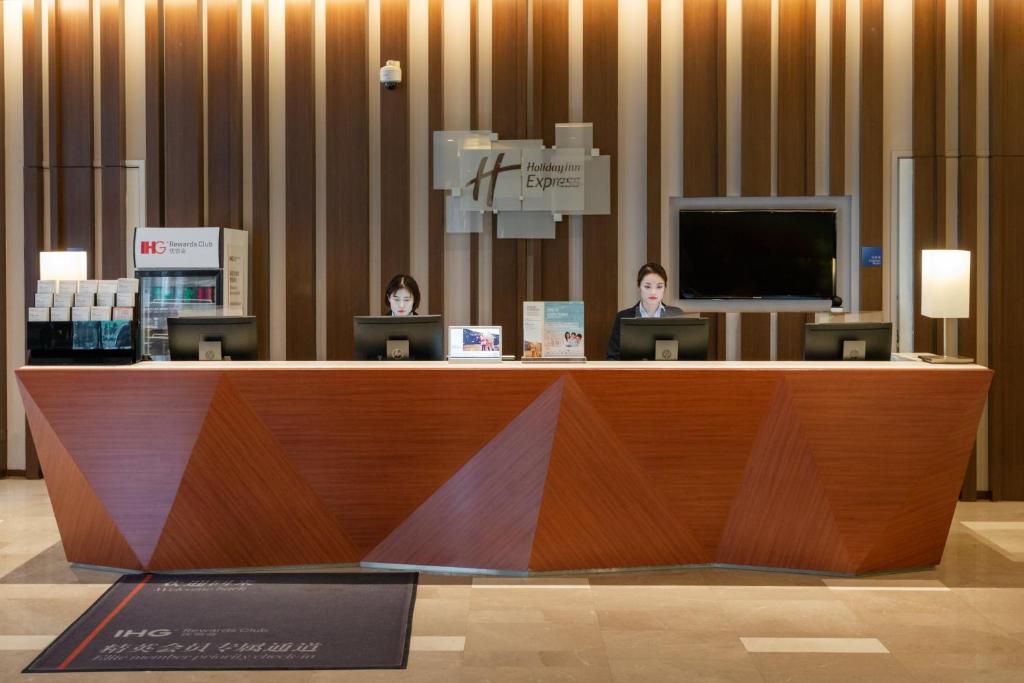 Holiday Inn Express Shanghai Jinsha 13