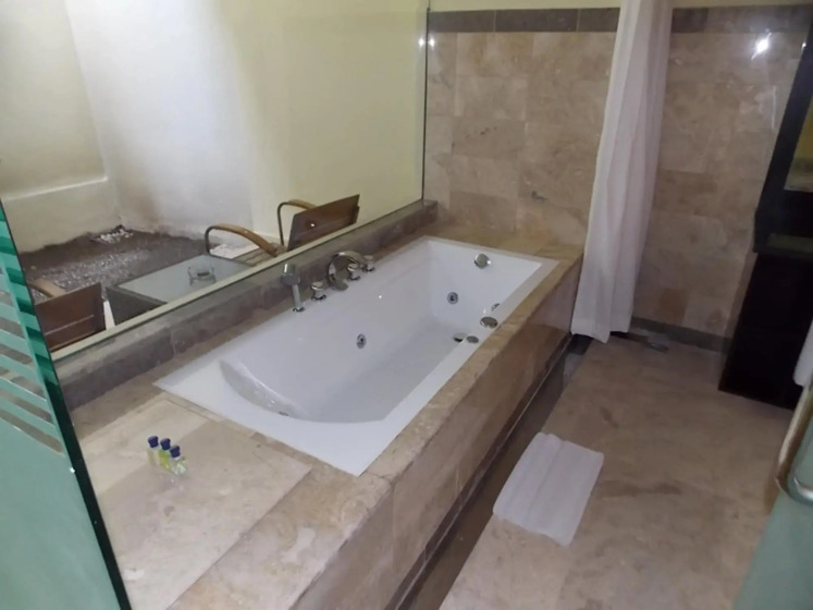 Blue Point Resort and Spa 10