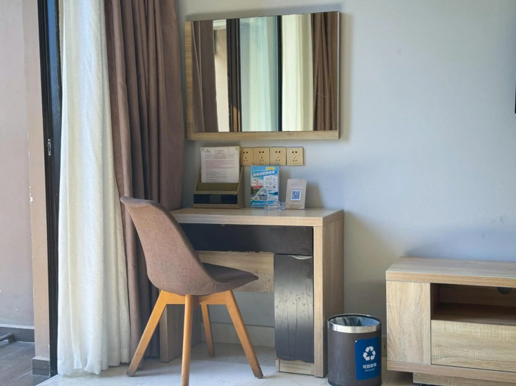 Barry Boutique Seaview Hotel Sanya 16