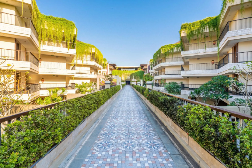 Vouk Hotel & Suites 0