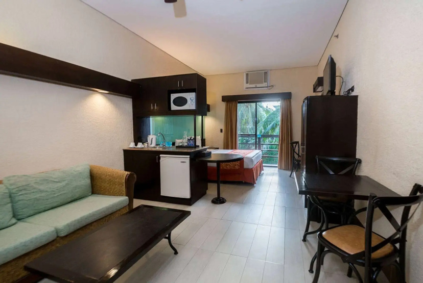 Microtel by Wyndham Boracay 1