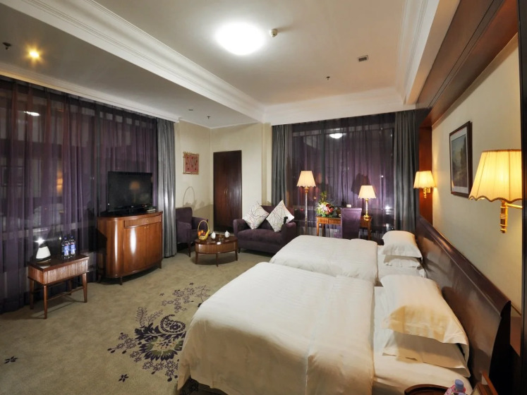 Golden Shine Hotel Dalian 2