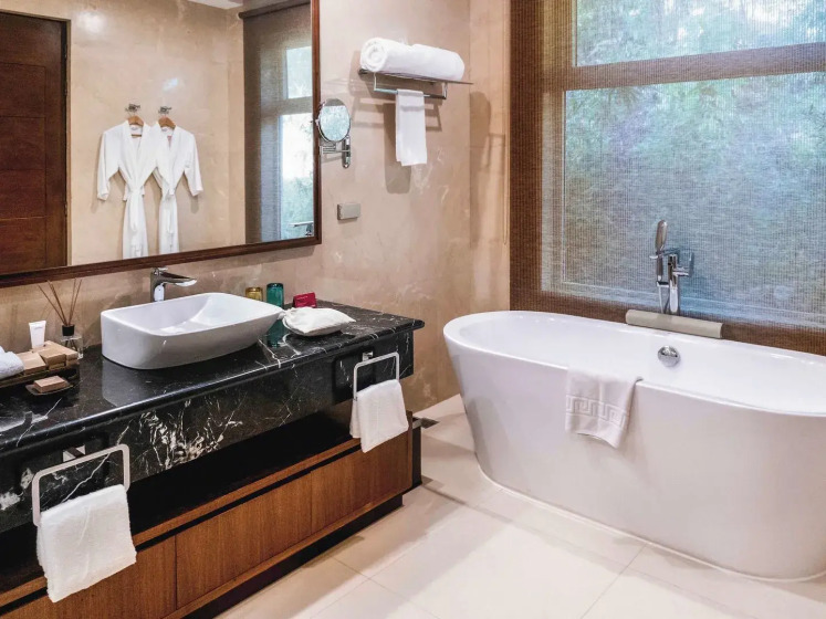 Movenpick Resort & Spa Boracay 15